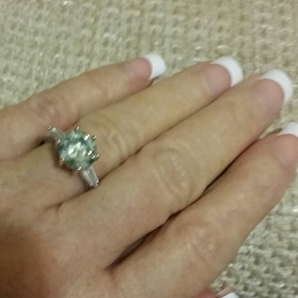 2.65 Carat VVS1 Ice Blue Round Cut Moissanite Ring - Picture 7 of 8